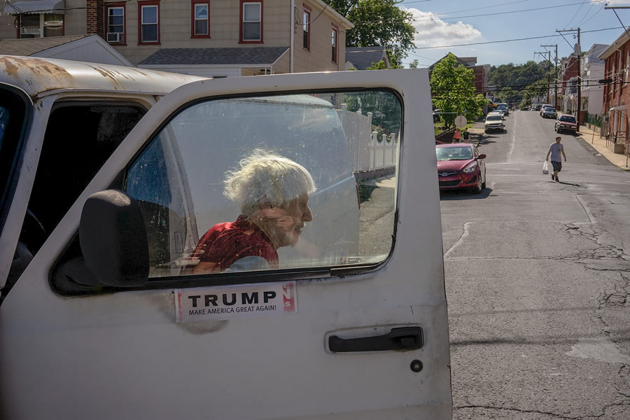 America In A Trance - Photo Story by Niko J. Kallianiotis