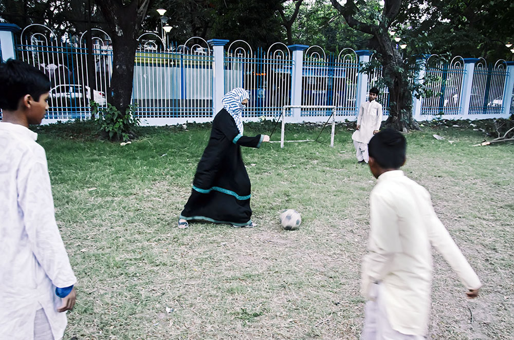 Beyond The Veil - Photo Series By Indian Photographer Kanishka Mukherji