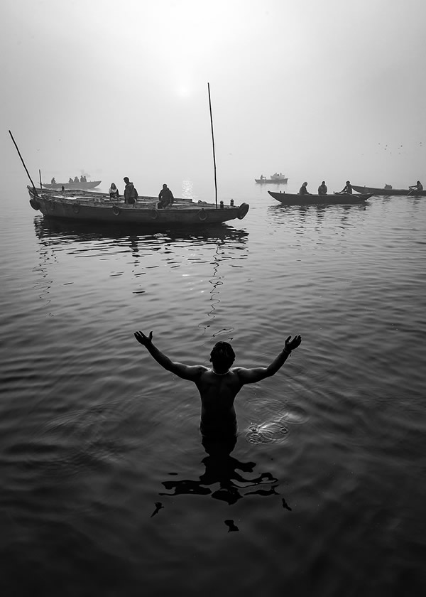 Astounding Banaras: City Of Ghats - Photo Series By Mohit Tejpal