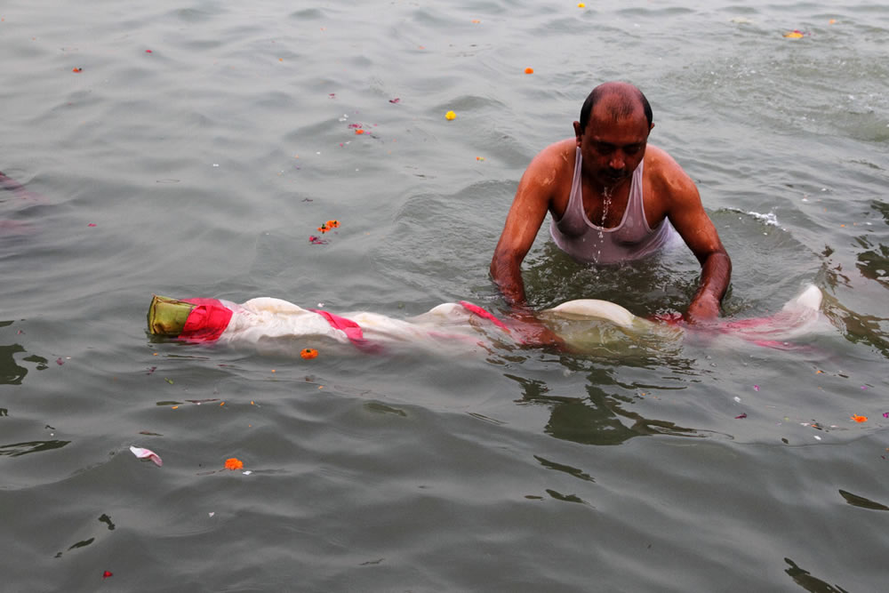 Durga Puja - Photo Series By Indian Photographer Nilanjan Ray