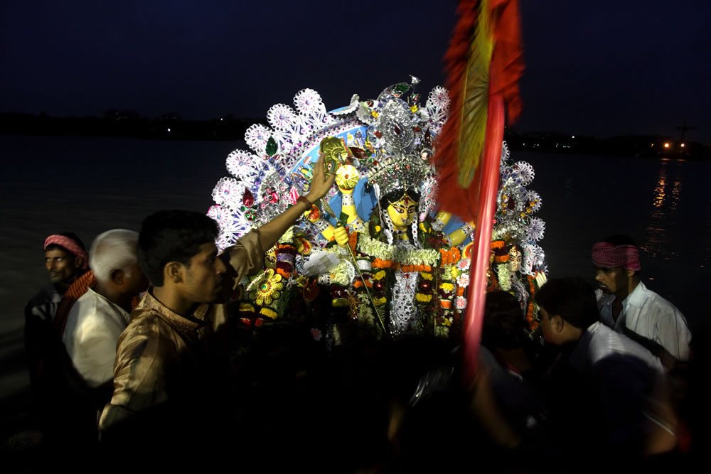 Durga Puja - Photo Series By Indian Photographer Nilanjan Ray