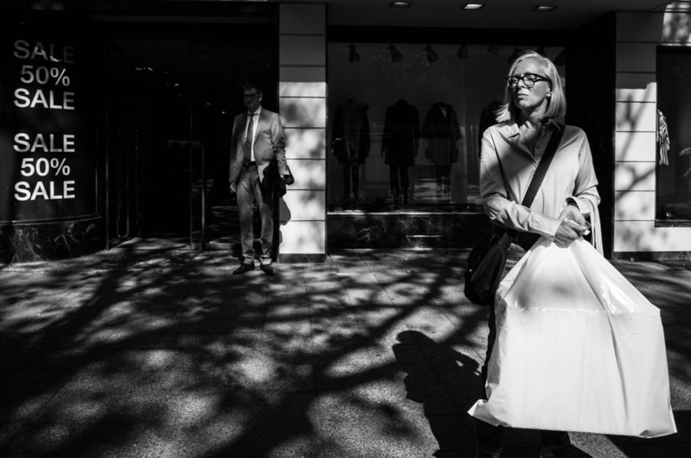 5 Ways To Creatively Embrace The Sun - Street Photography Tips By Sebastian Jacobitz