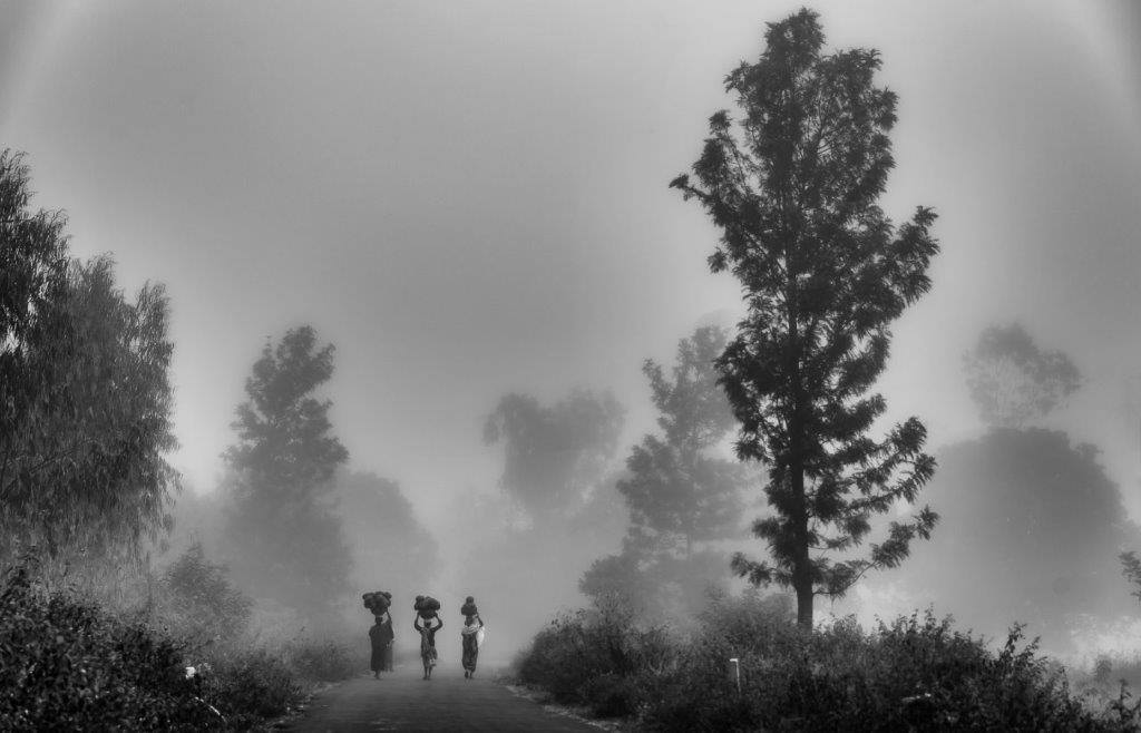 Load Bearers - Photo Series By Indian Photographer Padmanabhan Rangarajan