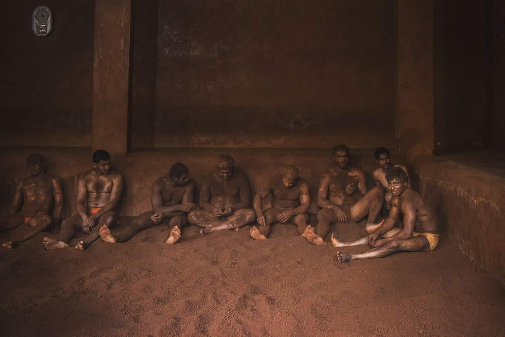 Kushti: The Indian Traditional Wrestling – Photo Series By Dnyaneshwar Prakash Vaidya