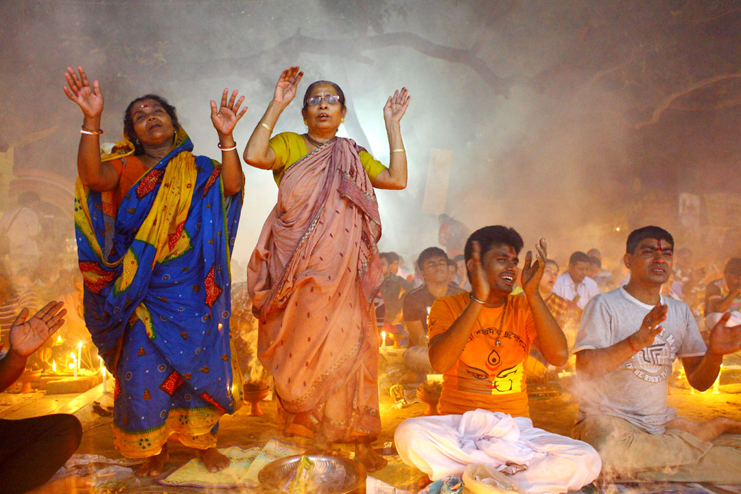 The Face of Faith: Photo Series By Indian Photographer Prashanta Hridoy