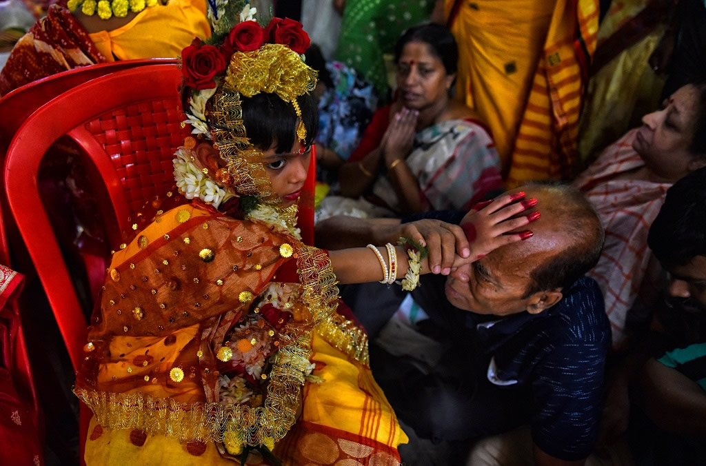 Kumari Puja: Worship Of Unmarried Teenage Girl As Goddess - Photo Series By Avishek Das