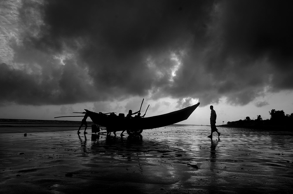 Life In Kuakata: Photo Series By Bangladeshi Photographer Nafi Sami