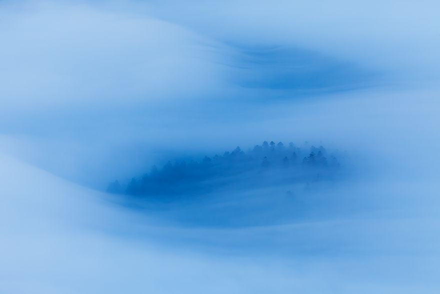 Photographer Magda Chudzik Captures Beautiful Photos Of Morning Fog