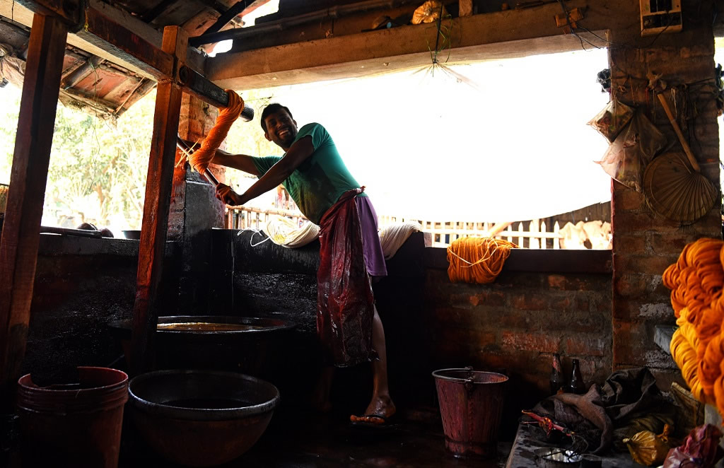 Preparation Of Indian Traditional Dress - Saree: Photo Series By Avishek Das