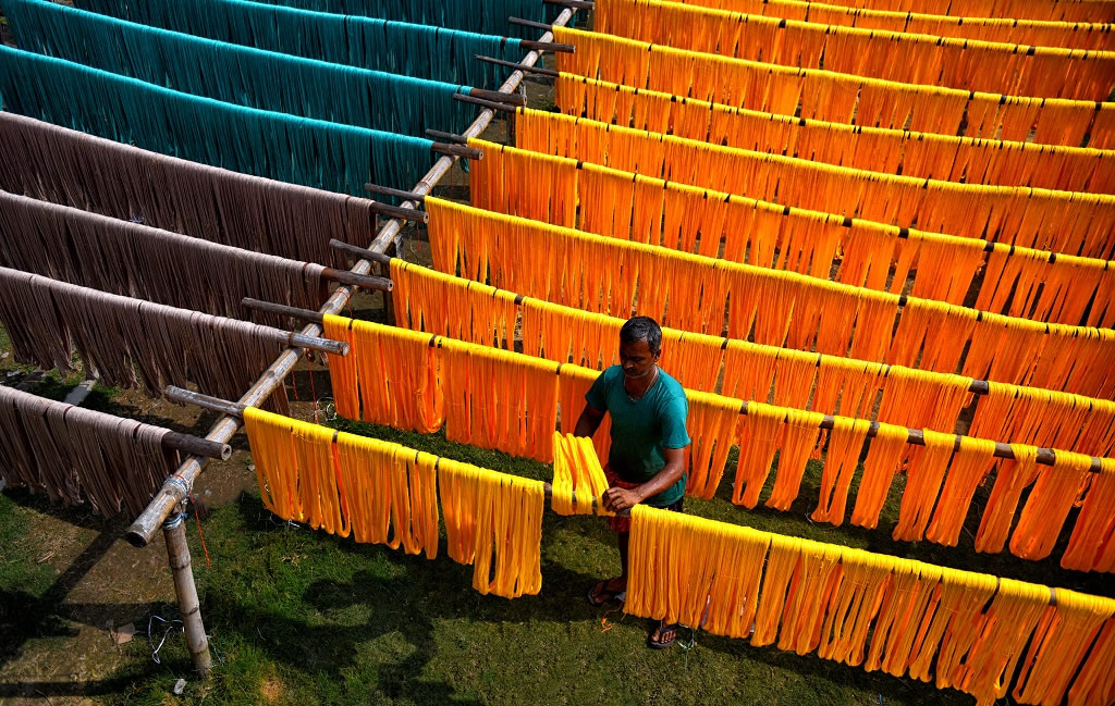 Preparation Of Indian Traditional Dress - Saree: Photo Series By Avishek Das