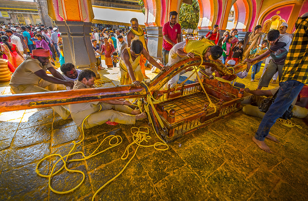 Jejuri - Somvati Amavasya Festival: Photo Story By Indian Photographer Mahesh Lonkar