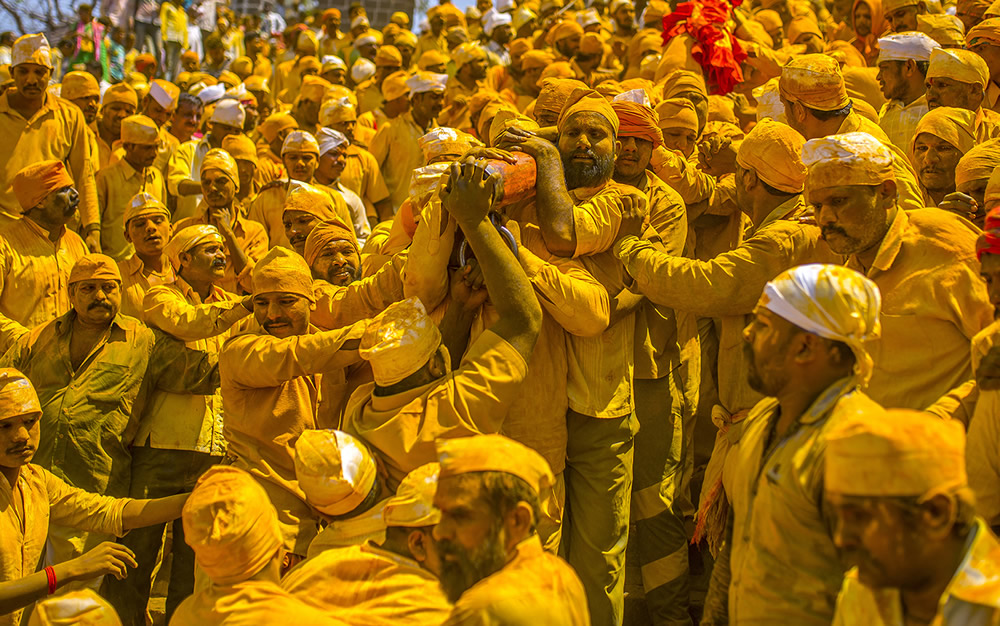 Jejuri - Somvati Amavasya Festival: Photo Story By Indian Photographer Mahesh Lonkar