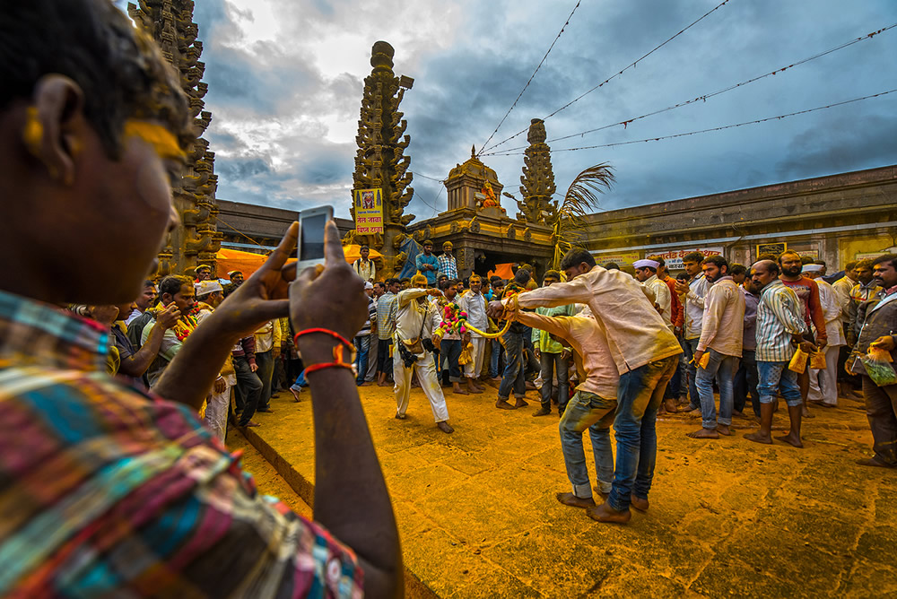 Jejuri - Somvati Amavasya Festival: Photo Story By Indian Photographer Mahesh Lonkar