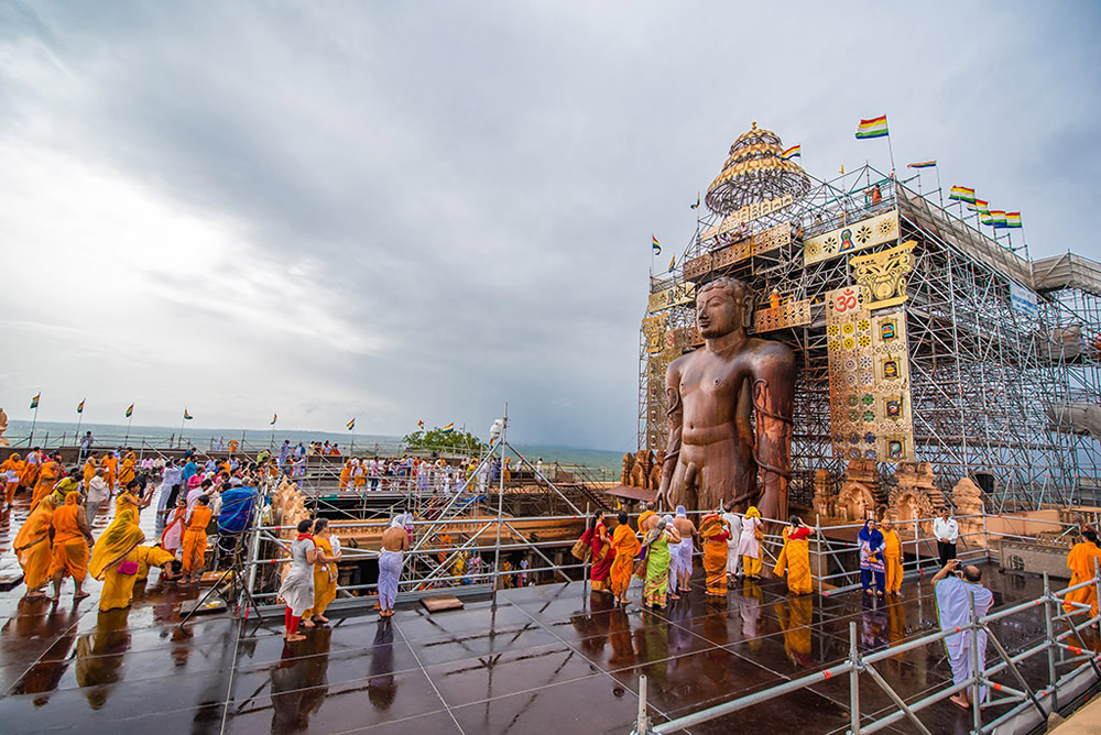 Mahamastakabhisheka at Shravanabelagola: Beautiful Photo Series By Shreenivasa Yenni