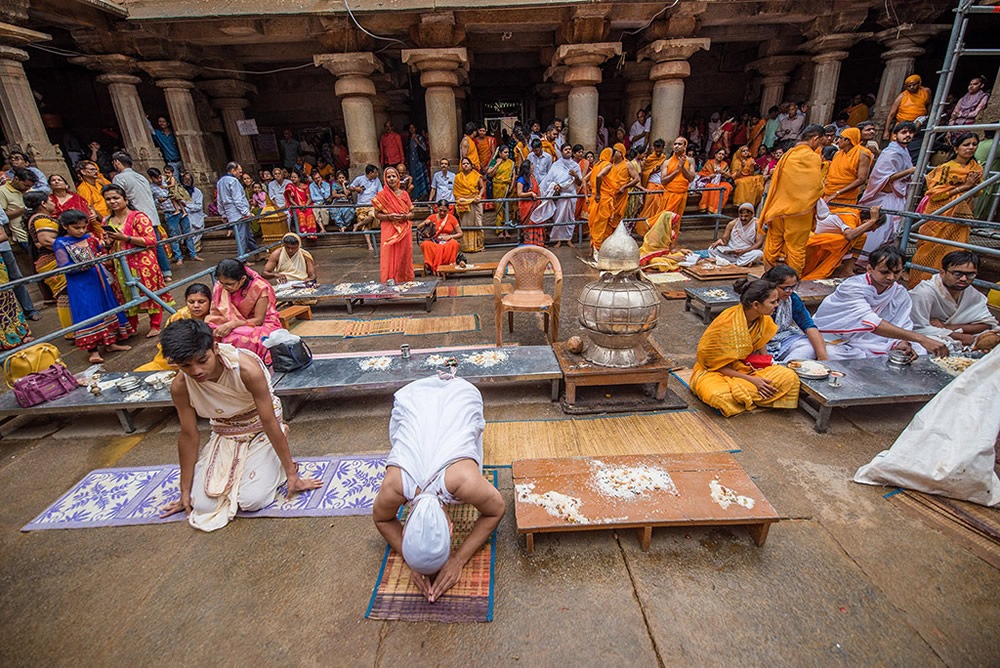 Mahamastakabhisheka at Shravanabelagola: Beautiful Photo Series By Shreenivasa Yenni