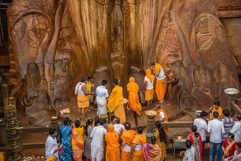 Mahamastakabhisheka at Shravanabelagola: Beautiful Photo Series By Shreenivasa Yenni