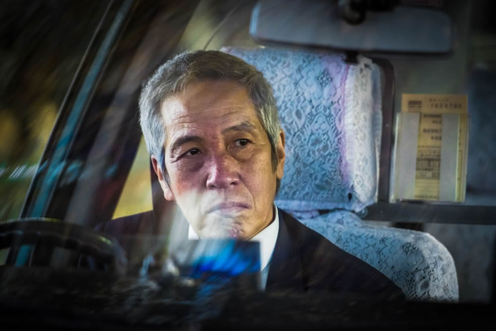 Photographer Oleg Tolstoy Stunningly Captured Tokyos Nighttime Taxi Drivers