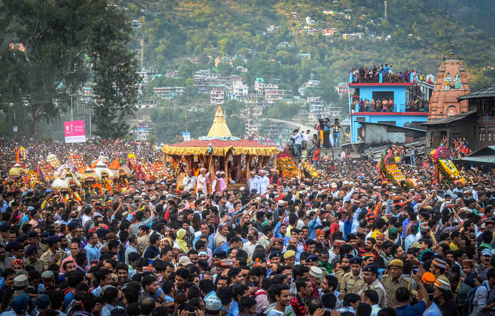 Kullu Dusshera: Photo Series By Indian Photographer Shikha Sood