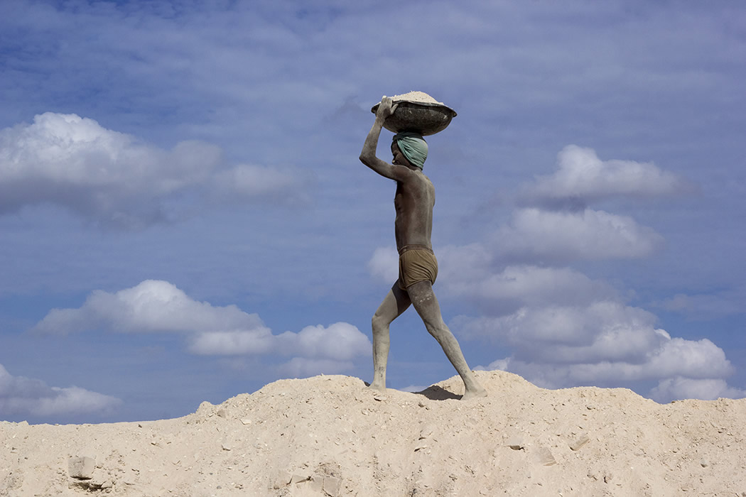 Varanasi’s Brick Kiln Workers: Photo Series By Rajesh Kumar Singh