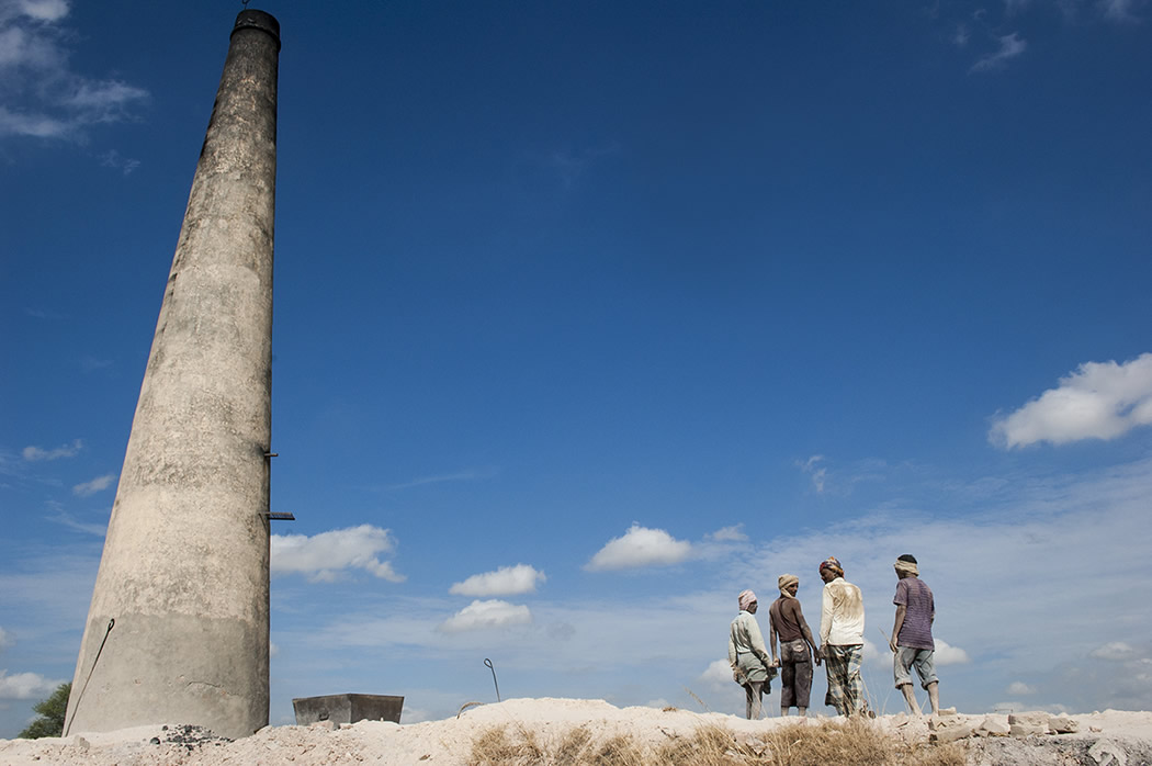 Varanasi’s Brick Kiln Workers: Photo Series By Rajesh Kumar Singh