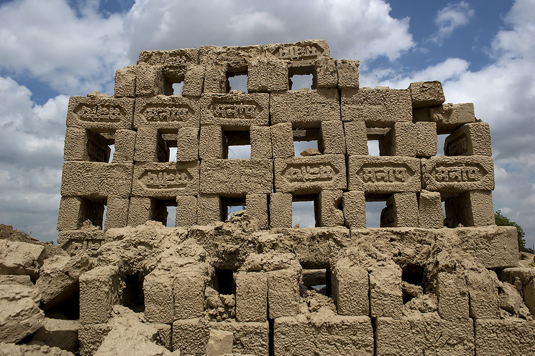 Varanasi’s Brick Kiln Workers: Photo Series By Rajesh Kumar Singh