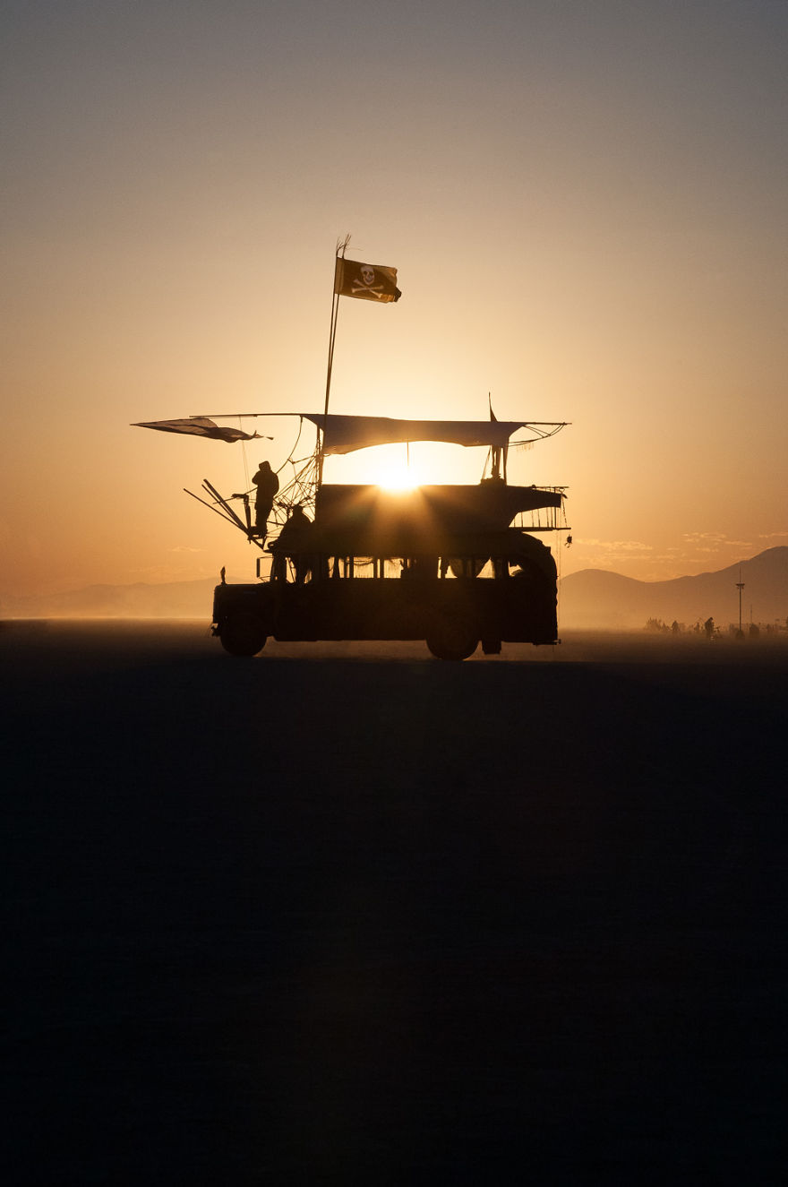 Photographer Philip Volkers Beautifully Captured Decade Of Photographs From Burning Man