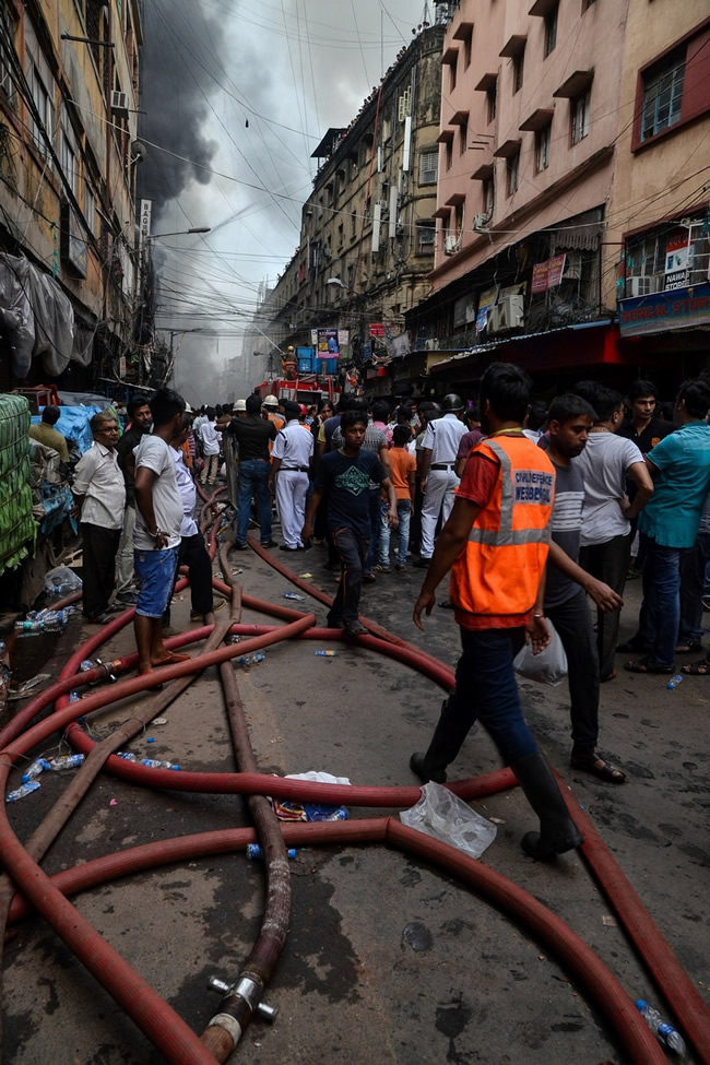 Inferno: Kolkata Bagree Market Fire - Photo Series By Debarshi Mukherjee