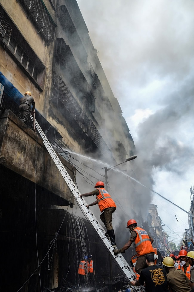 Inferno: Kolkata Bagree Market Fire - Photo Series By Debarshi Mukherjee