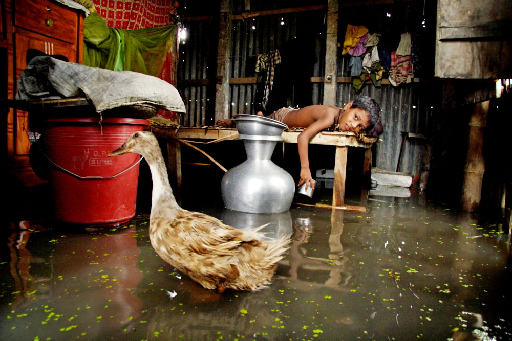 Everyday Catastrophe: Photo Series By Bangladeshi Photographer S.M. Kakon