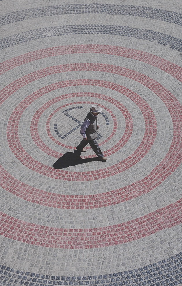 Geometrical Asia: Street Photography Series By Victor Morante