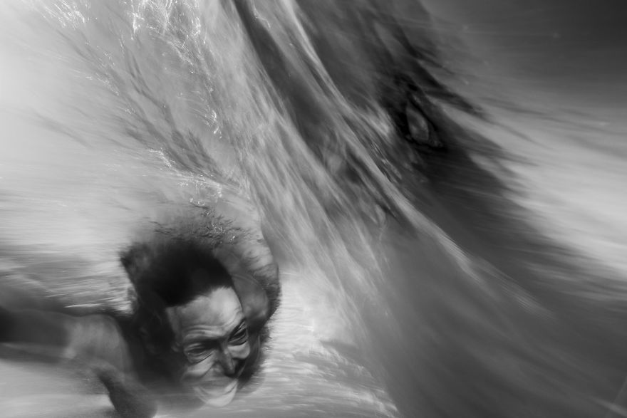 Australian Photographer Trent Mitchell Photographed Ghostlike Portraits Of Bodysurfers