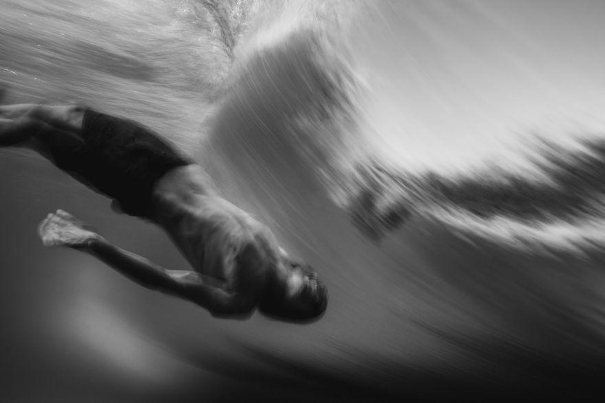 Australian Photographer Trent Mitchell Photographed Ghostlike Portraits Of Bodysurfers