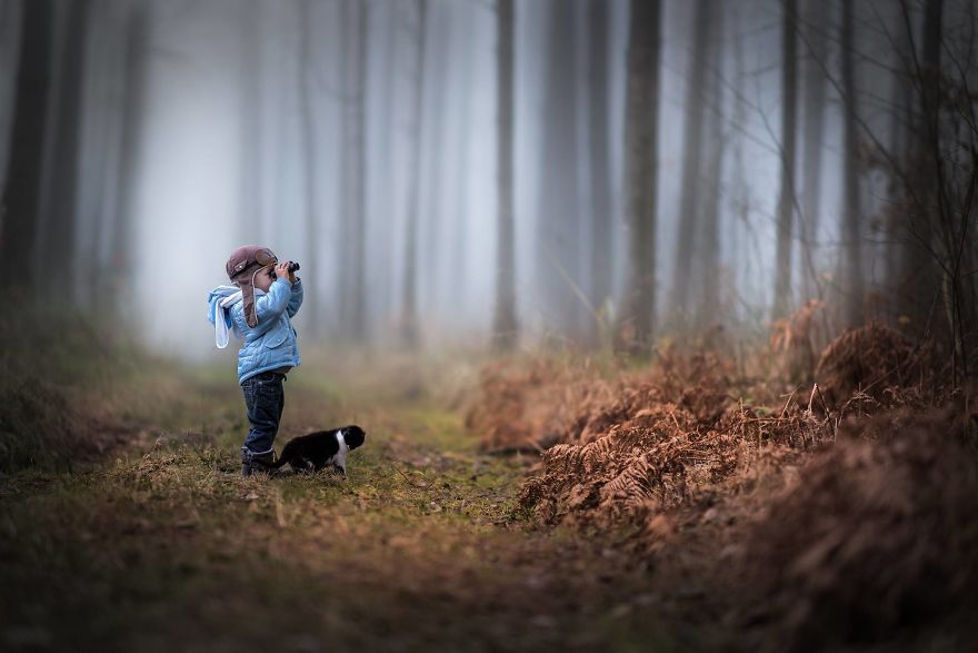 Photographer Iwona Podlasińska Captured The Most Magical Moments of His Son With Cats