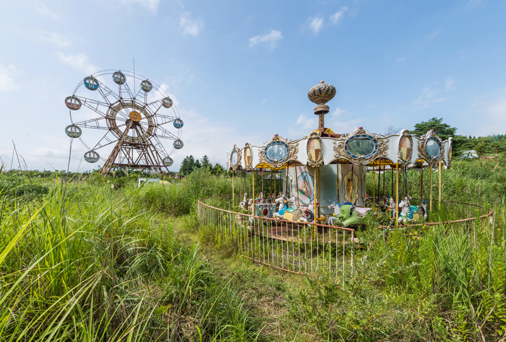 Sonatine - Abandoned Places In Japan: Photo Series By Romain Veillon