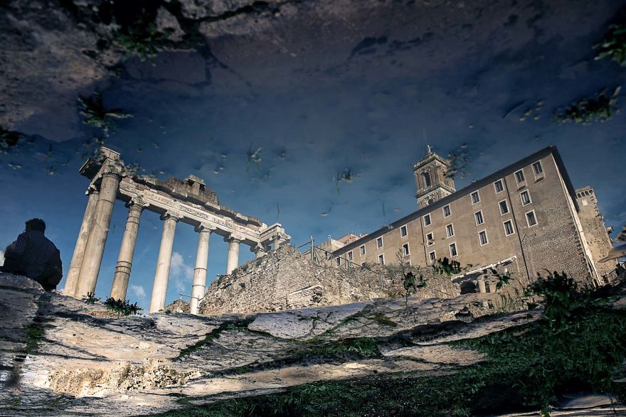 Photographer Sebastian Luczywo Captured The Ancient Beauty Of Rome In The Rain