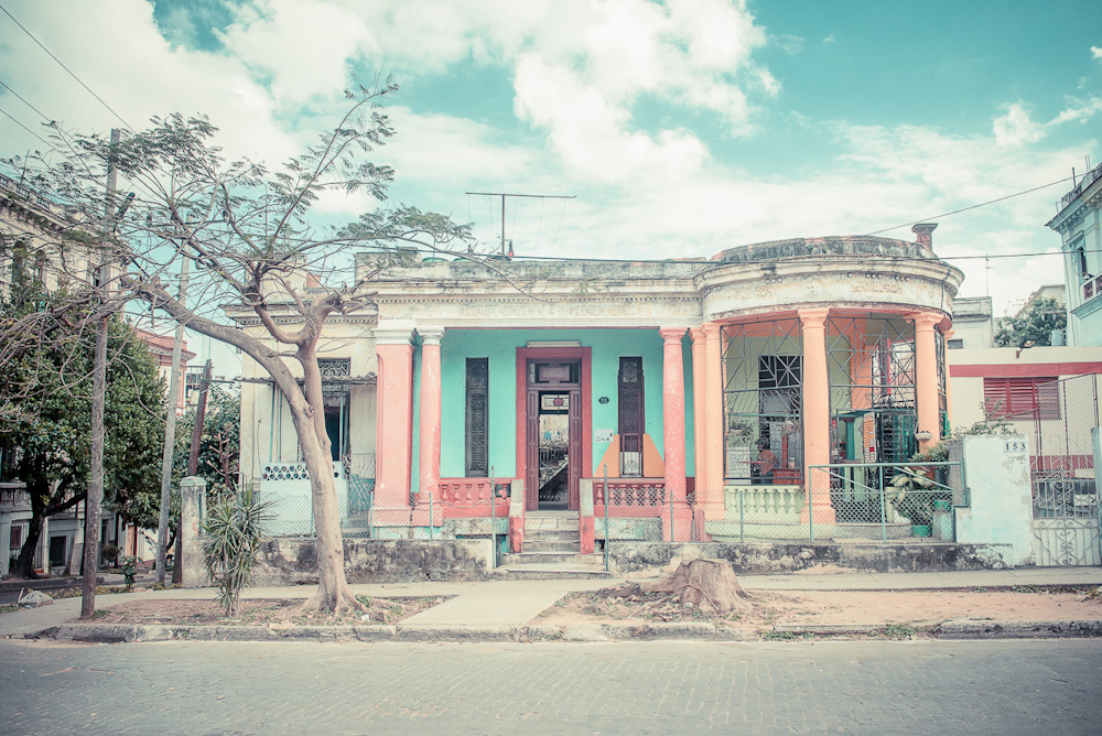 Dreamy Havana Streets: Photography Series By Helene Havard