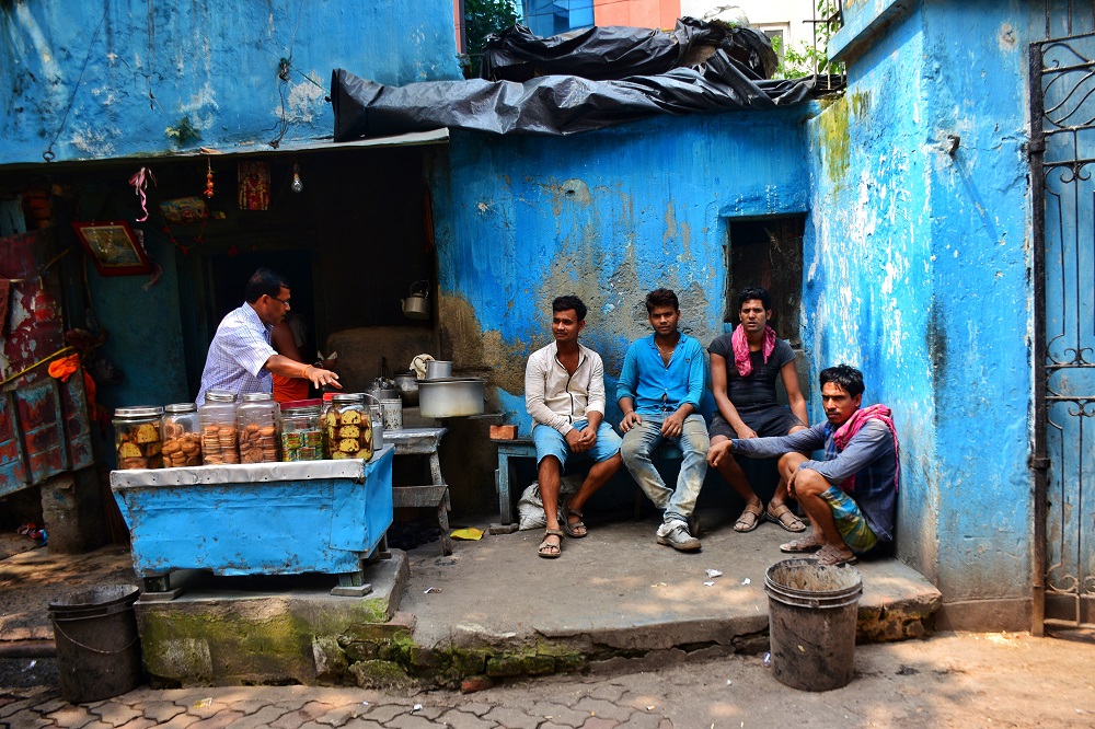 Colors On The Streets Of Kolkata: Photo Series By Alipriya Ghosh