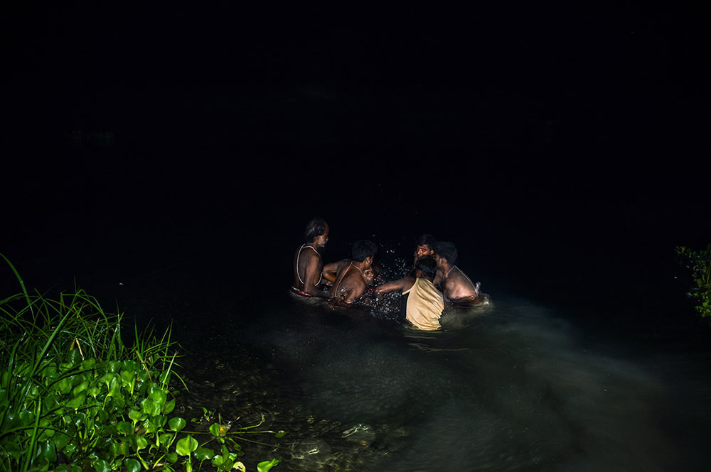 At The Peak Of Devotion: Photo Series By Soumyabrata Roy