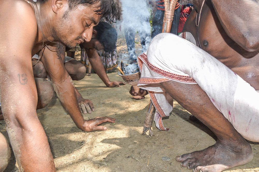 At The Peak Of Devotion: Photo Series By Soumyabrata Roy