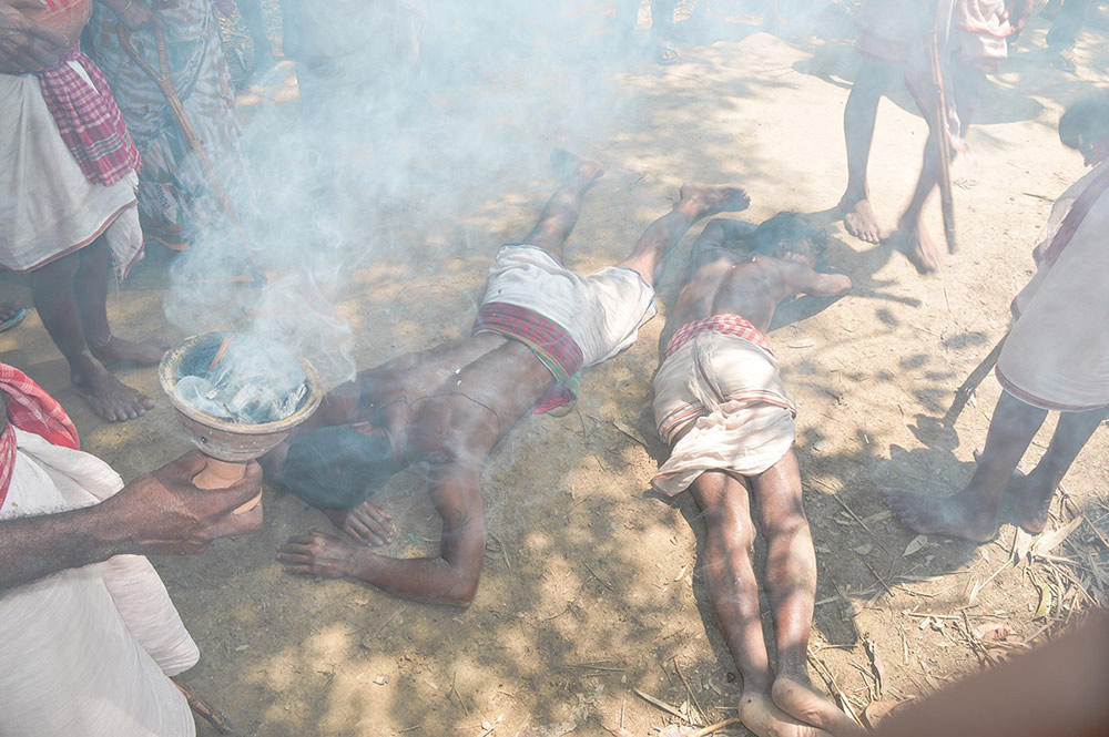 At The Peak Of Devotion: Photo Series By Soumyabrata Roy