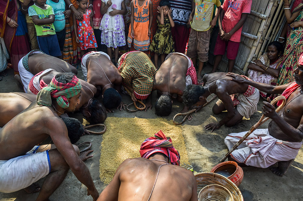 At The Peak Of Devotion: Photo Series By Soumyabrata Roy