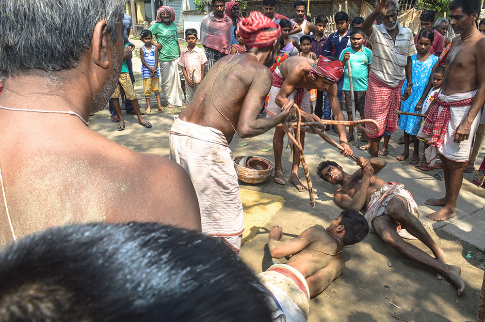 At The Peak Of Devotion: Photo Series By Soumyabrata Roy