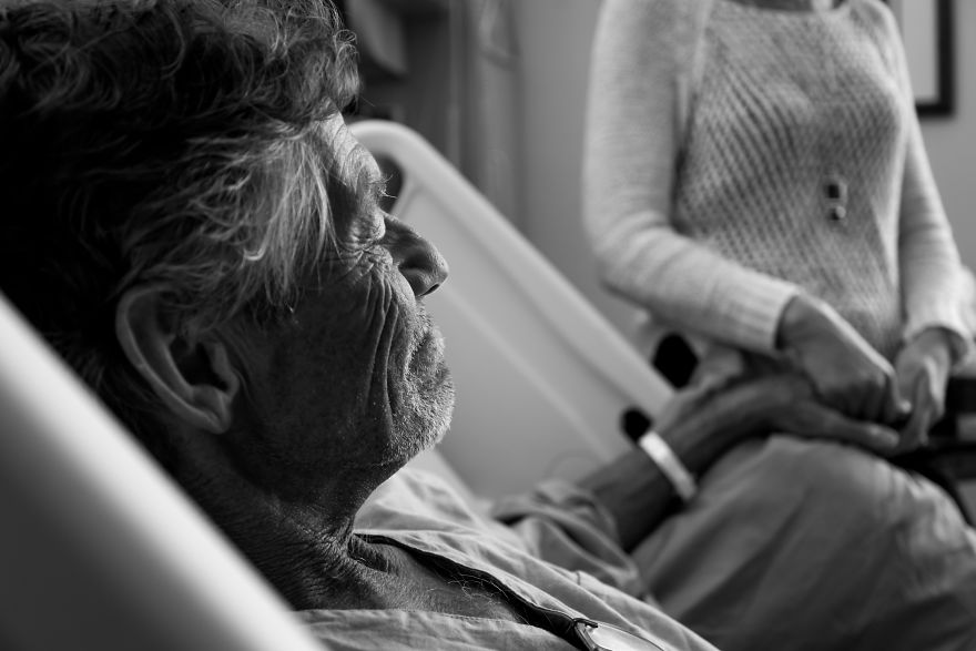 The Last 17 Days Of My Dad’s Life: Heart Touching Photo Series By Josh Neufeld