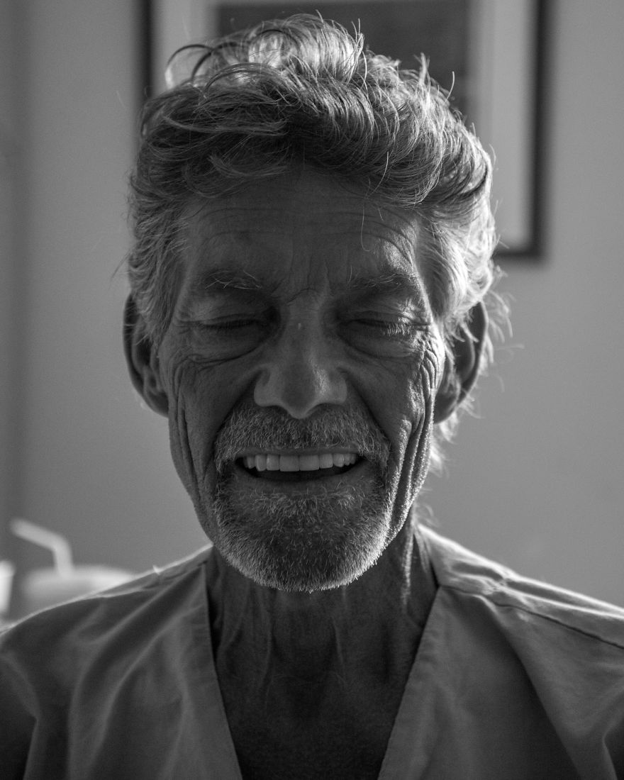 The Last 17 Days Of My Dad’s Life: Heart Touching Photo Series By Josh Neufeld