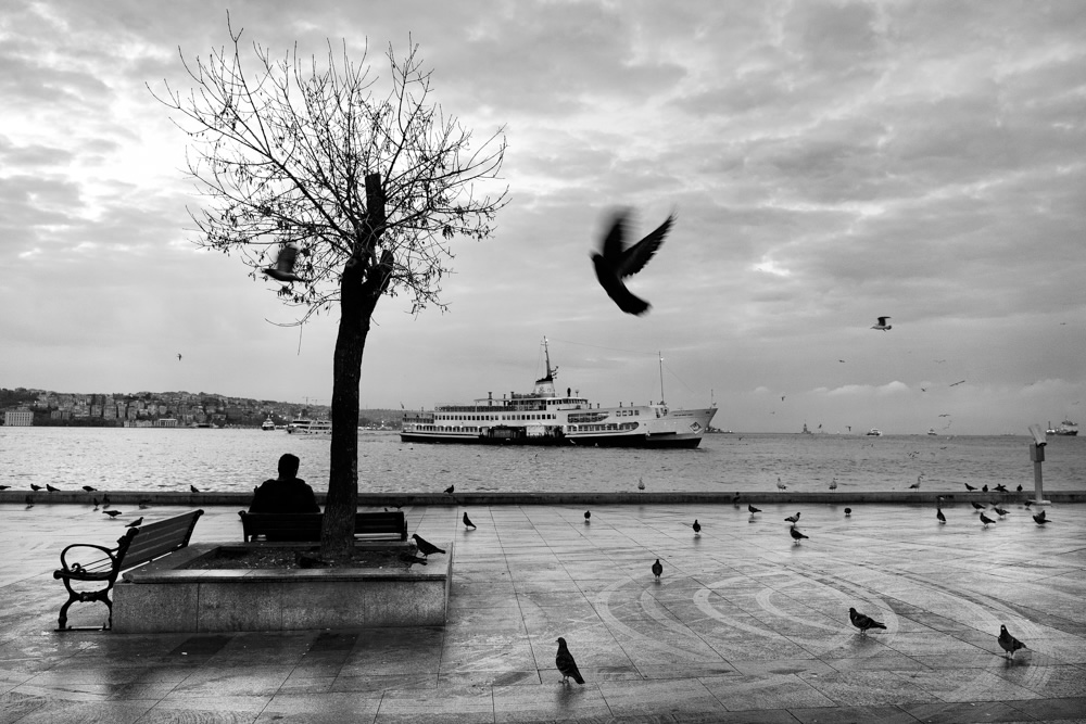 Interview With Turkish Street Photographer Hakan Biyiklioglu