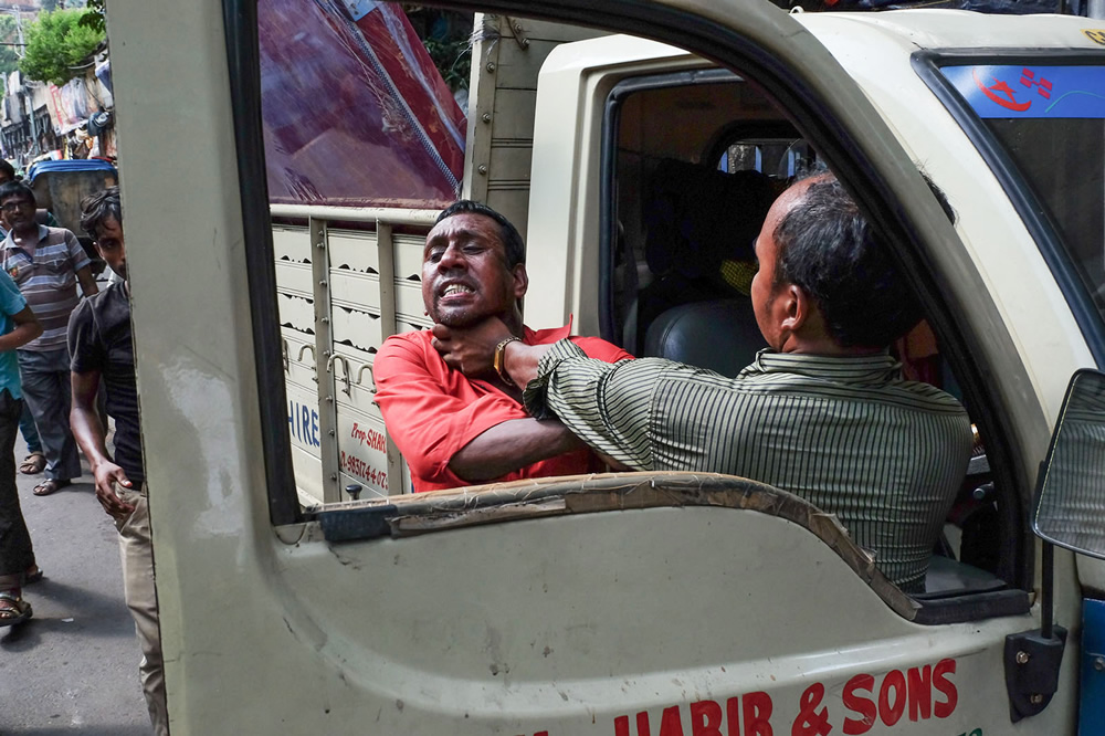 Calcutta Carousel: Street Photography Series By Soumyendra Saha