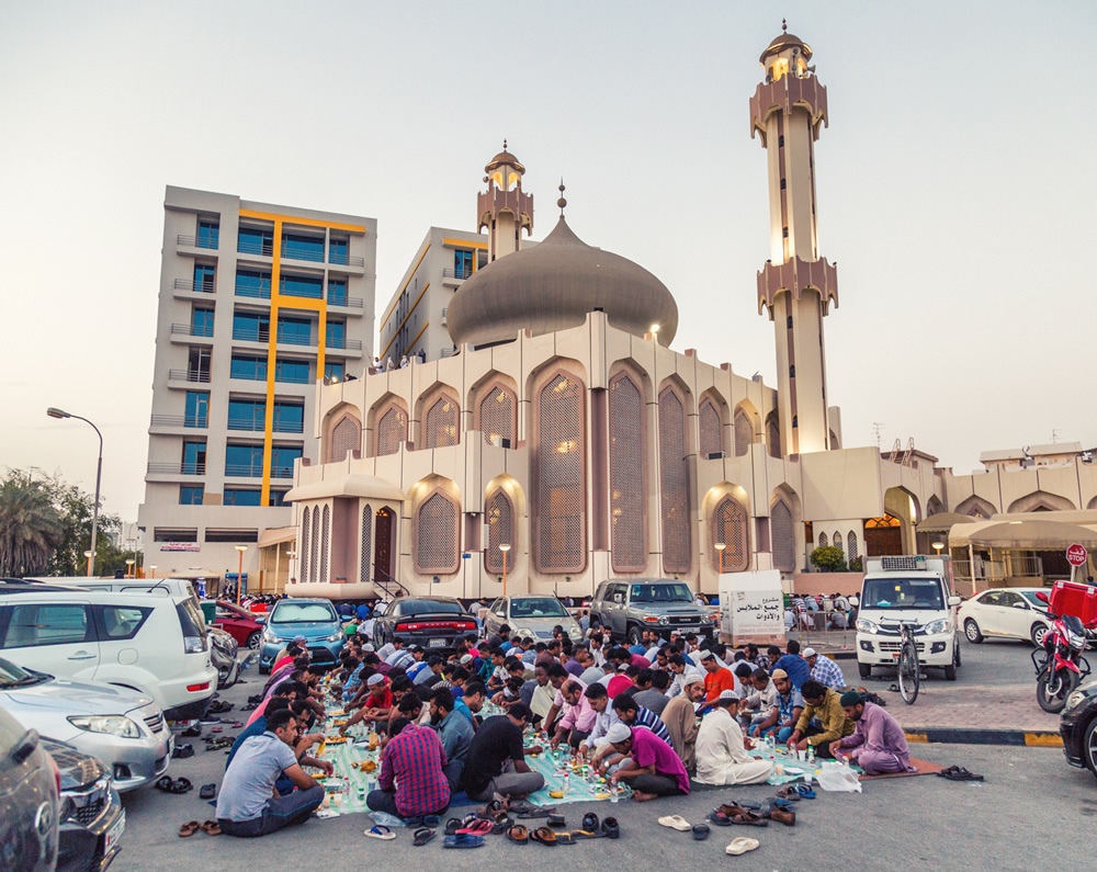 Iftar - Ramadan: Photo Series By Mustafa Abdul Hadi