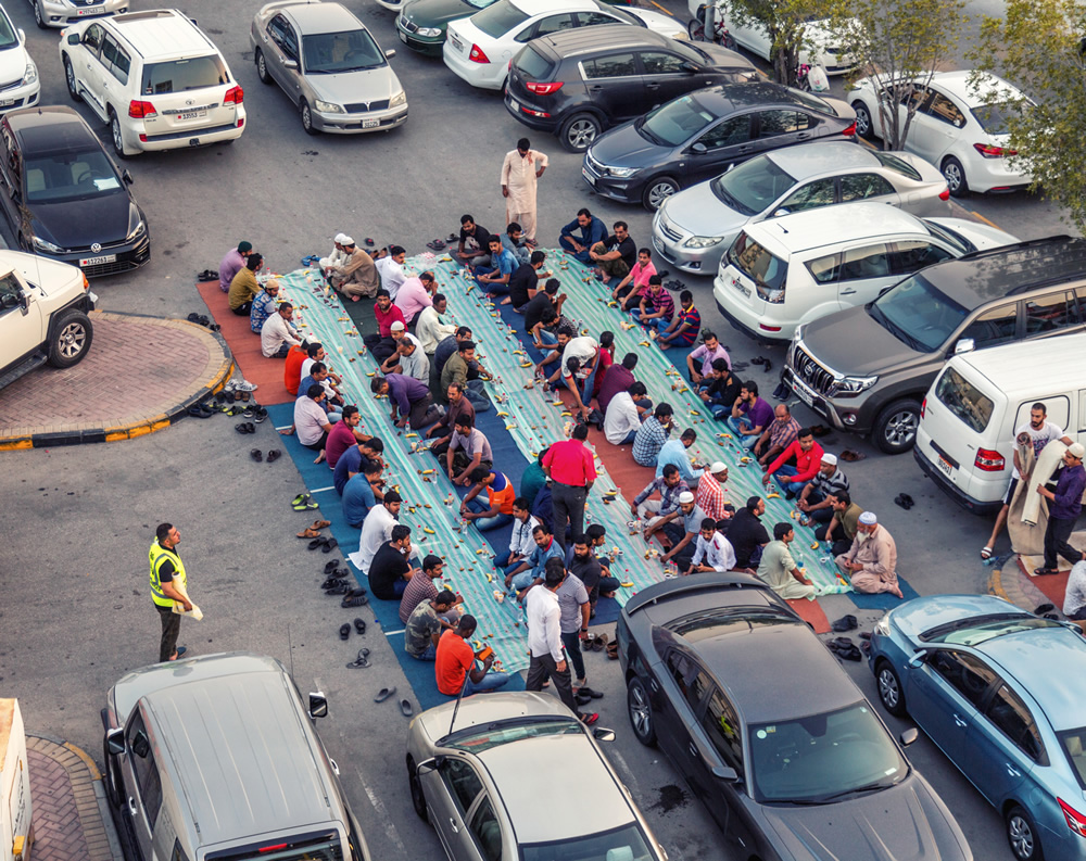 Iftar - Ramadan: Photo Series By Mustafa Abdul Hadi