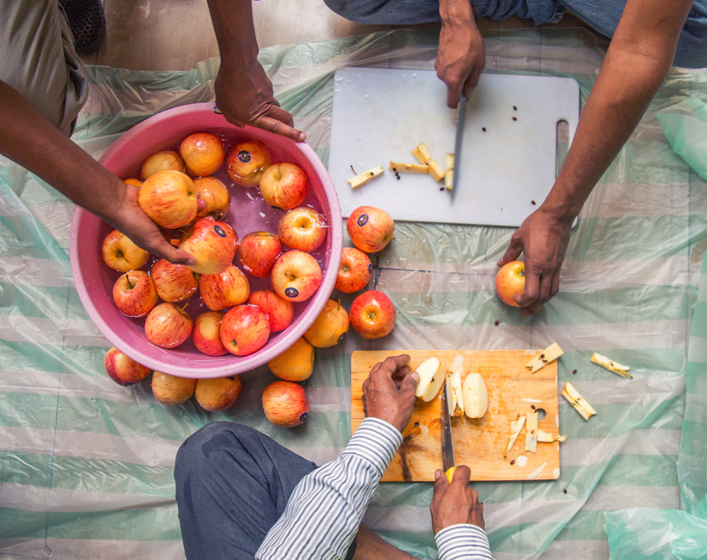 Iftar - Ramadan: Photo Series By Mustafa Abdul Hadi