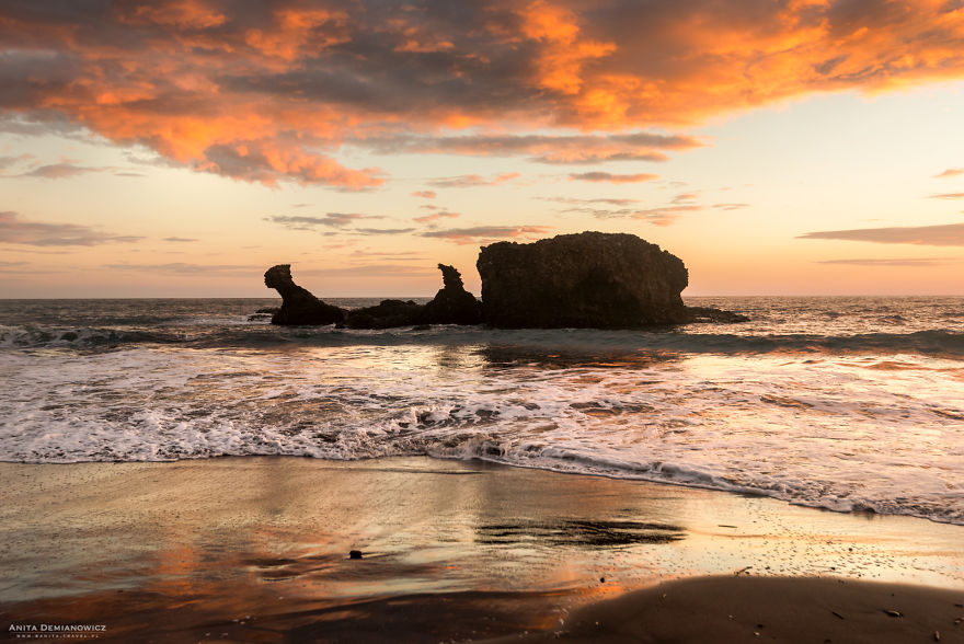 Photographer Anita Demianowicz Traveled Around The World To Take Photos Of The Beautiful Sunsets And Sunrises